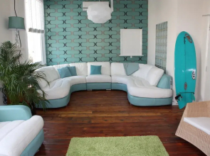 8 Bedroom Beach House, in Bournemouth and hot tub