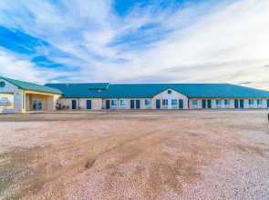 HomeTown Inn By OYO Texhoma, OK