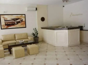 Konstantinos Hotel & Apartments