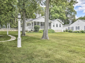 Ephraim Home w/ Yard - Walk to Lake Michigan!