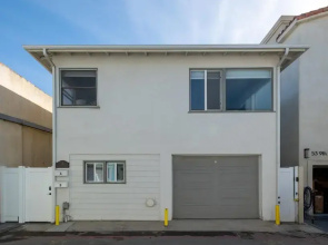 Beachside Apt With Laundry AC Patio