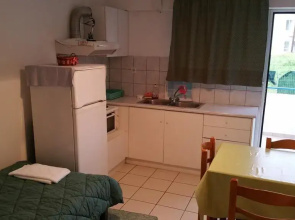 Schinas Apts.