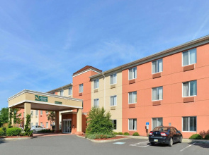 Quality Suites Stratford