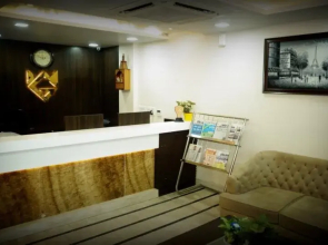 Hotel Golden Laurel Inn