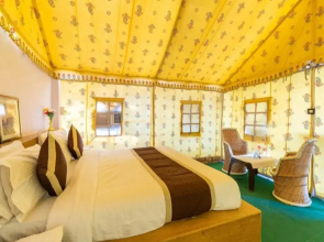 Luxury Golden Camp