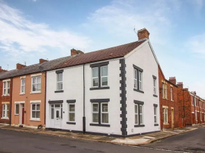 Immaculate 6-bed House in Newcastle