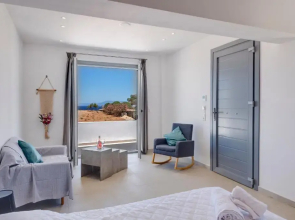 Chrysonisos Suites with Sunset & Seaviews near Kini