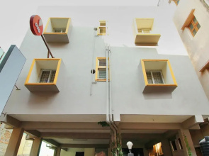 OYO 1602 Galaxy Manor