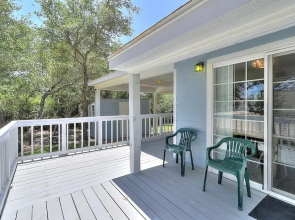 Seashell Memories 2 Bedroom Home by RedAwning