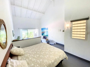 Beautiful suite S10, pool, sea view, Pinel Island