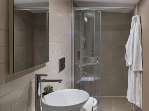 Upsuites Hotel