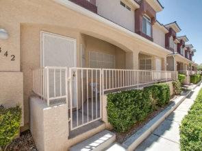 Beautiful Townhome with Pool