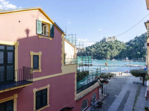ALTIDO Spacious 2BR Portofino apartment with views of the bay
