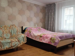 Apartments on Lenin Avenue 37/4