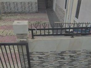 OYO Life 92780 Kost Bara