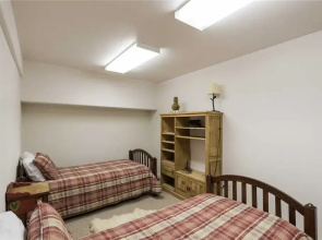 Partridge Home - Six Bedroom Cabin with Hot Tub