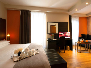 De La Pace, Sure Hotel Collection by Best Western
