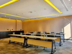 Four Points by Sheraton Production City, Dubai