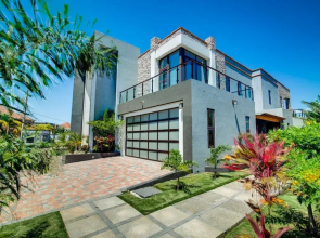 Luxury Oceanfront Villa Fully Staffed Pool Jacuzzi Movie Theatre