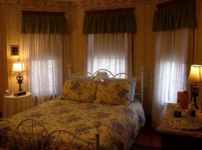 Rose & Thistle Bed & Breakfast