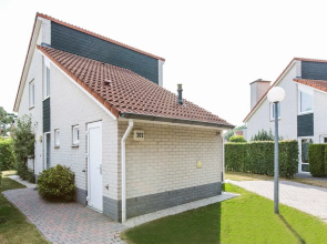 Villa in Arcen With Sun Shower & Garden