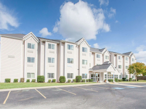 Microtel Inn & Suites by Wyndham Rogers