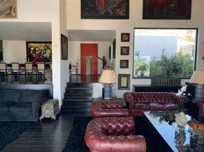 Luxury Villa Marathon