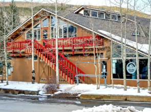 Gateway Lodge 5061