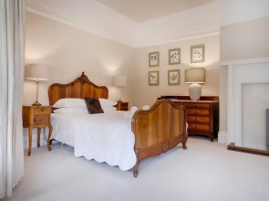 Richmond Place - Apartment in Private Mansion