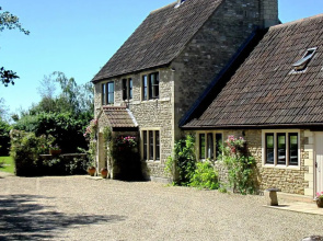 Great Ashley Farm Cottage and Shepherds Huts.