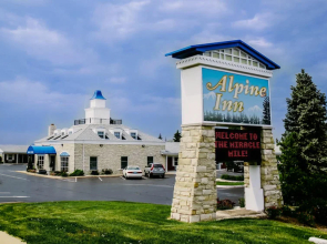 Rockford Alpine Inn and Suites