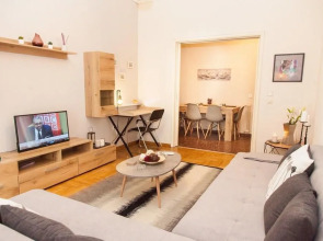Stay In Pagkrati In A Newly Renovated & Stylish Apartment