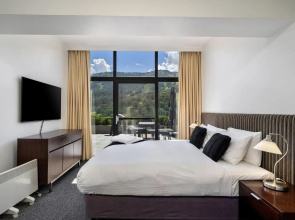 Lantern 3 Bedroom Terrace with majestic mountain view