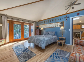 Lois Lane's Perch 1 Bedroom Home By Redawning