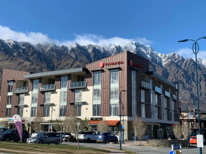 Ramada Suites by Wyndham Queenstown Remarkables Park