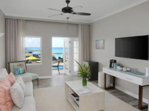 Sea Breeze Beach House by Ocean Hotels - All Inclusive
