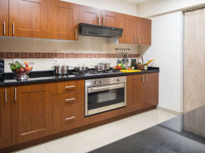 Majestic City Retreat Hotel