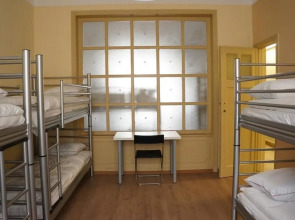 ES Hostel