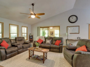 Cozy Blairsville Cabin: 2 Mi to Vogel State Park!