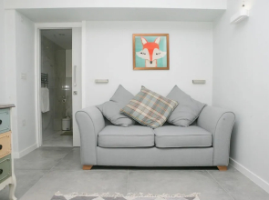 Bright 2 Bedroom Apartment in Central Bristol