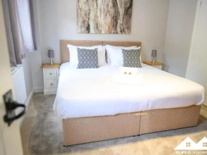 Robinson Apartment at West Drayton Farm