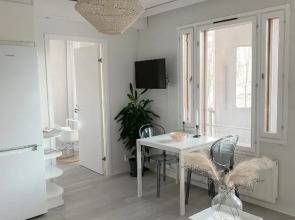 Modern one bedroom Apartment with Sauna near Airport