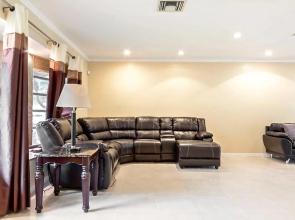 Tata's Hollywood Vacation Home