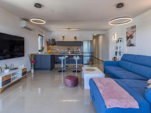 Amazing Apartment in Banjole With Outdoor Swimming Pool, Wifi and 2 Bedrooms