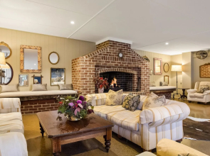 Peppers Manor House