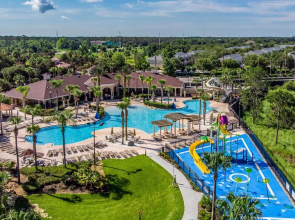 Resort Townhome w/ Splash Pool ~ 7 Mi to Disney!