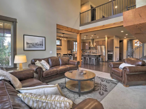 Luxury Suncadia Resort Retreat w/ Private Hot Tub!