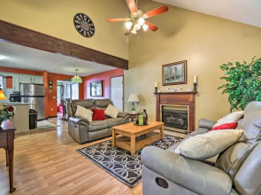 Game Room & Kayaks: Lakefront Poconos Home!