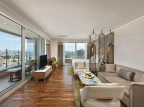 Titanic Port Bakirkoy