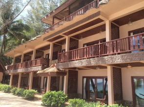 Haad Khuad Resort